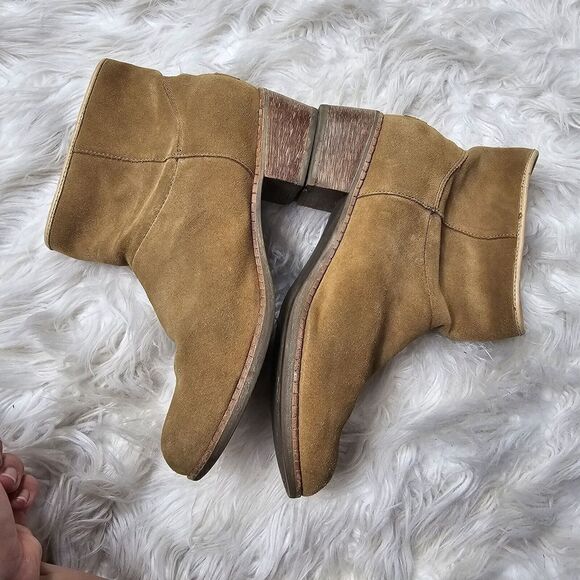 UGG Darling 1004367 Tan Suede Round Toe Pull On Ankle Boot Women's Size 10 - Picture 4 of 11